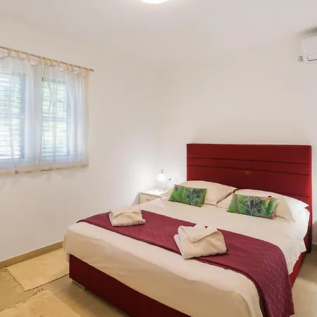 6 Bedroom Gorgeous In *